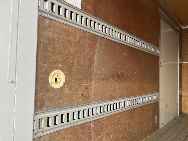 ISUZU ELF 2013 Image 31