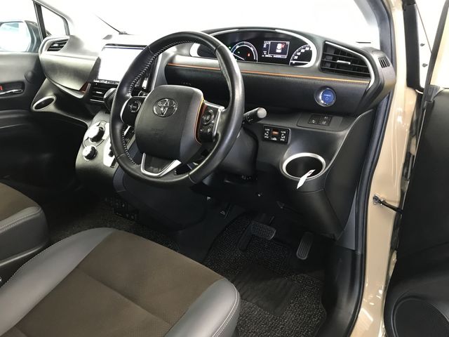 TOYOTA SIENTA HYBRID 2021 Image 31