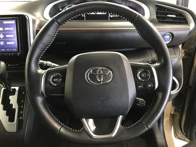 TOYOTA SIENTA HYBRID 2021 Image 31