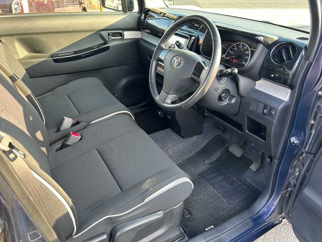 TOYOTA PIXIS SPACE 2013 Image 31