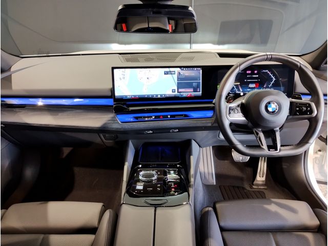 BMW 5SERIES SEDAN 2024 Image 31