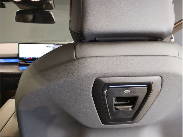 BMW 5SERIES SEDAN 2024 Image 31