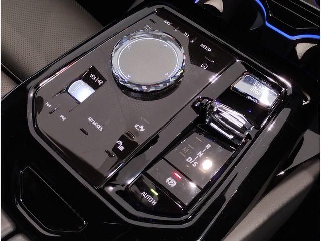 BMW 5SERIES SEDAN 2024 Image 31