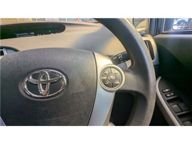 TOYOTA PRIUS PHV 2012 Image 31