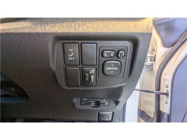 TOYOTA PRIUS PHV 2012 Image 31