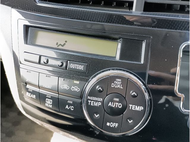 TOYOTA ESTIMA 2013 Image 31