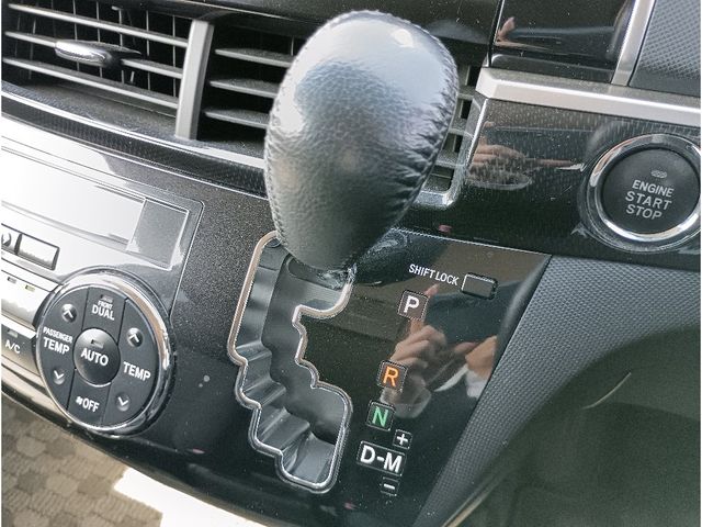 TOYOTA ESTIMA 2013 Image 31