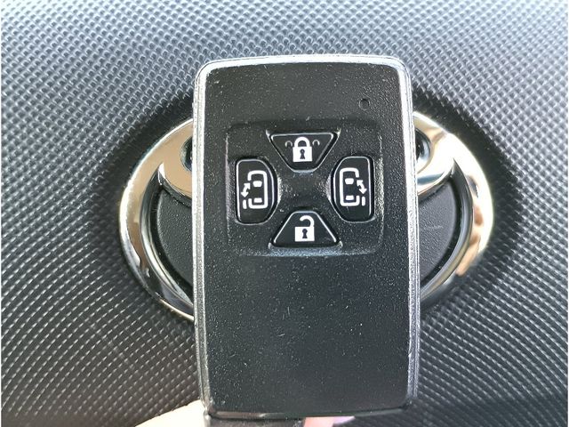 TOYOTA ESTIMA 2013 Image 31