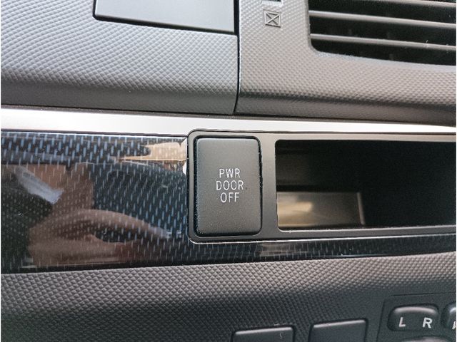 TOYOTA ESTIMA 2013 Image 31