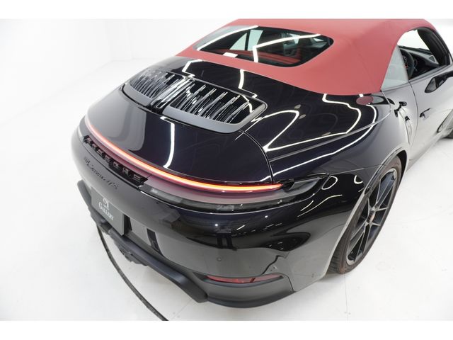 PORSCHE 911 OPEN 2025 Image 31