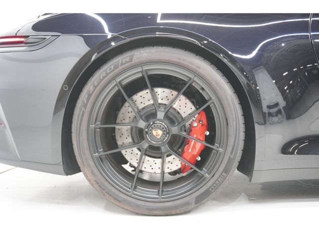 PORSCHE 911 OPEN 2025 Image 31