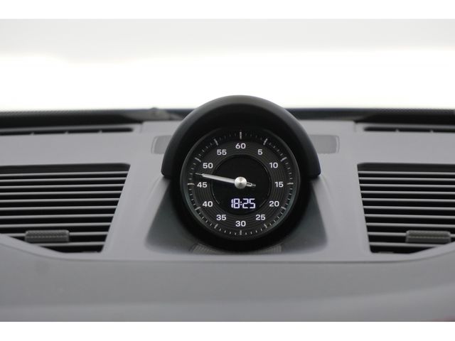 PORSCHE 911 OPEN 2025 Image 31