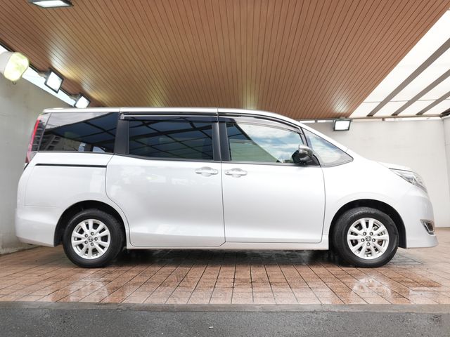 TOYOTA NOAH 2020 Image 31