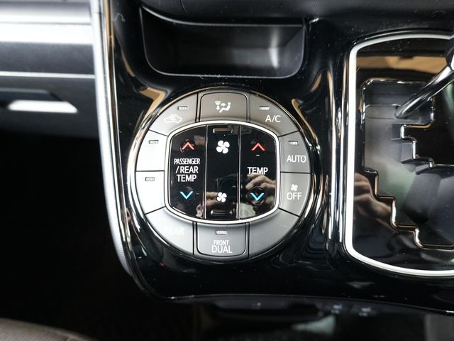 TOYOTA NOAH 2020 Image 31