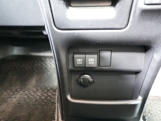 TOYOTA NOAH 2020 Image 31