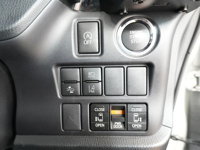 TOYOTA NOAH 2020 Image 31