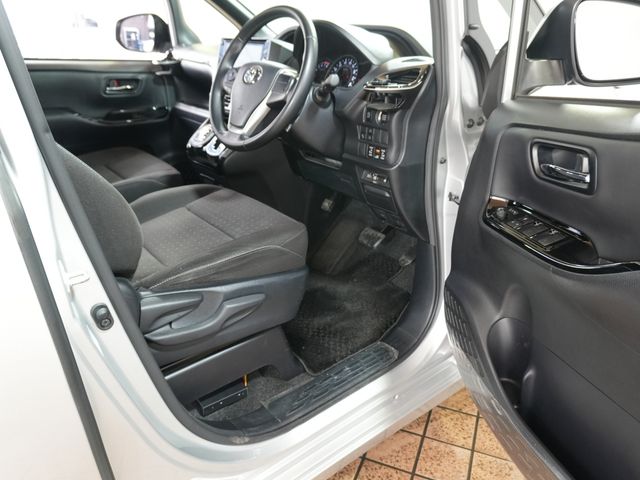 TOYOTA NOAH 2020 Image 31