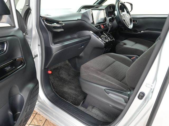 TOYOTA NOAH 2020 Image 31