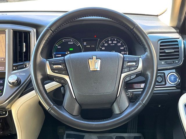 TOYOTA CROWN SEDAN HYBRID 2018 Image 31