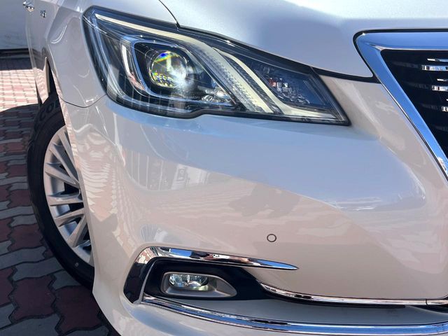 TOYOTA CROWN SEDAN HYBRID 2018 Image 31