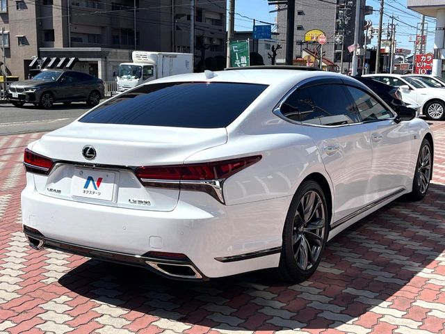 TOYOTA LEXUS LS500 2018 Image 31