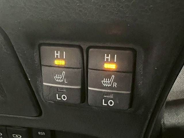 TOYOTA VOXY HYBRID 2019 Image 31