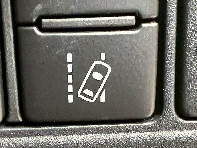 TOYOTA VOXY HYBRID 2019 Image 31