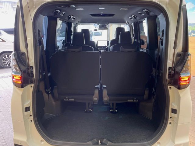 TOYOTA VOXY 2023 Image 31