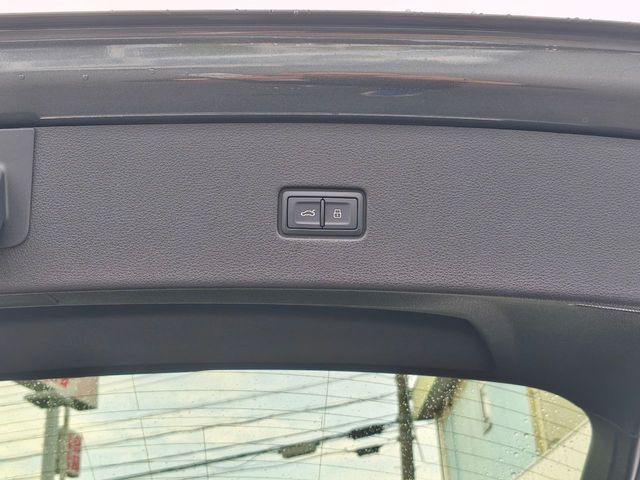 AUDI Q8 2023 Image 31