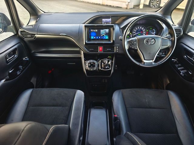 TOYOTA VOXY HYBRID 2021 Image 31