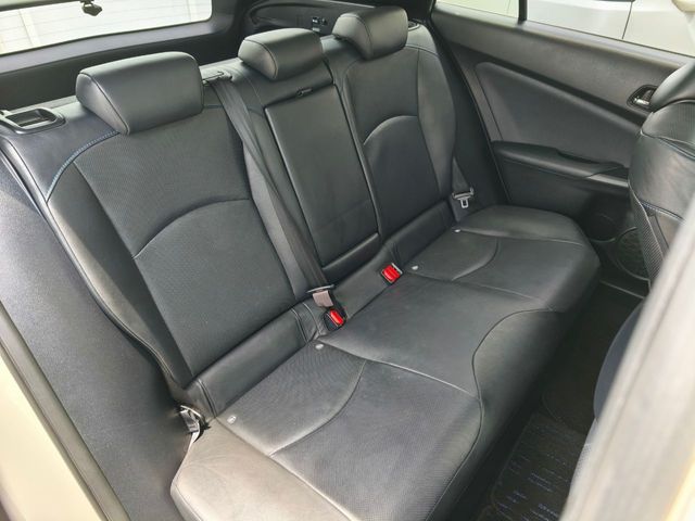 TOYOTA PRIUS 2016 Image 31