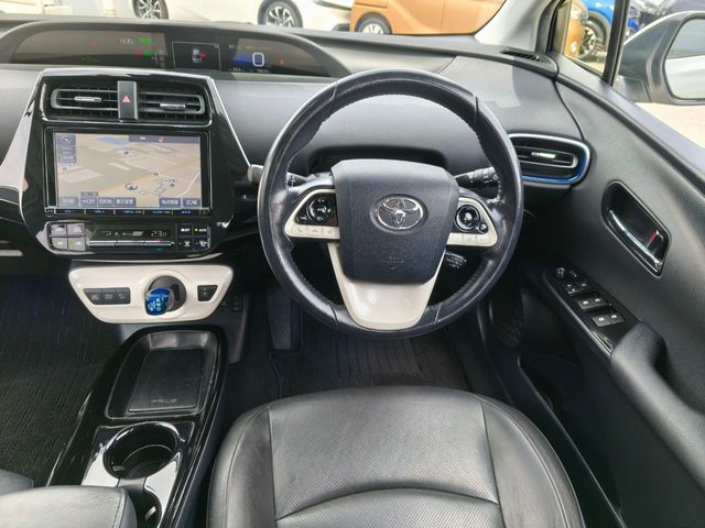 TOYOTA PRIUS 2016 Image 31