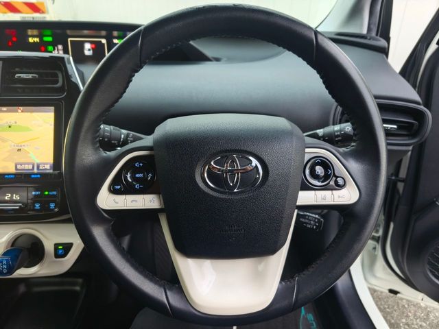 TOYOTA PRIUS 2017 Image 31