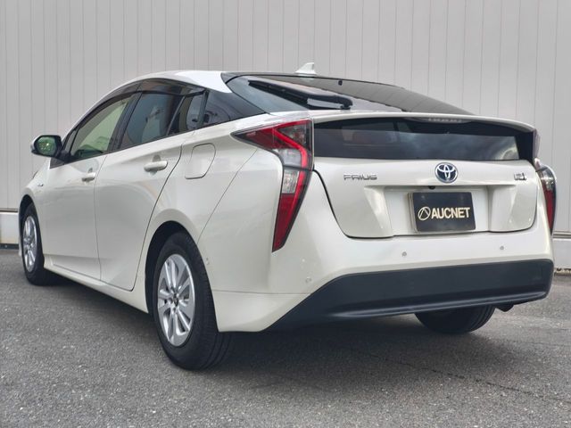 TOYOTA PRIUS 2017 Image 31
