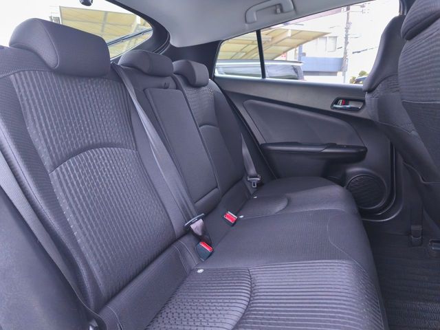 TOYOTA PRIUS 2017 Image 31