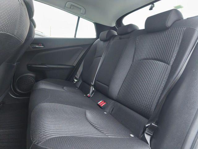 TOYOTA PRIUS 2017 Image 31