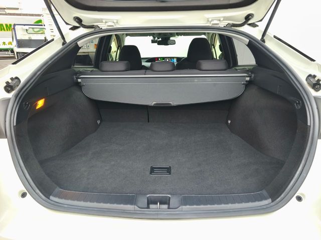 TOYOTA PRIUS 2017 Image 31