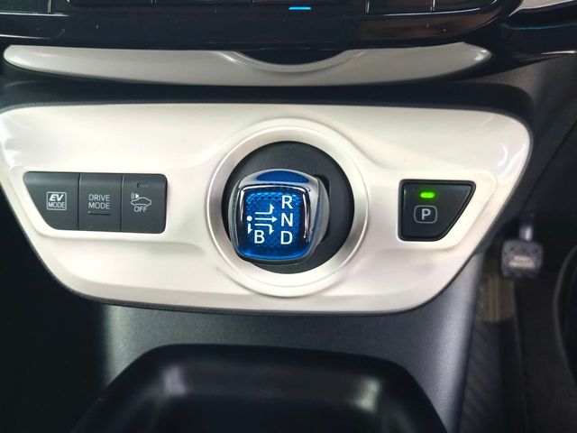 TOYOTA PRIUS 2017 Image 31