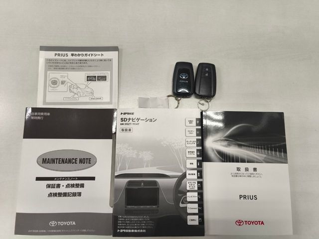 TOYOTA PRIUS 2017 Image 31