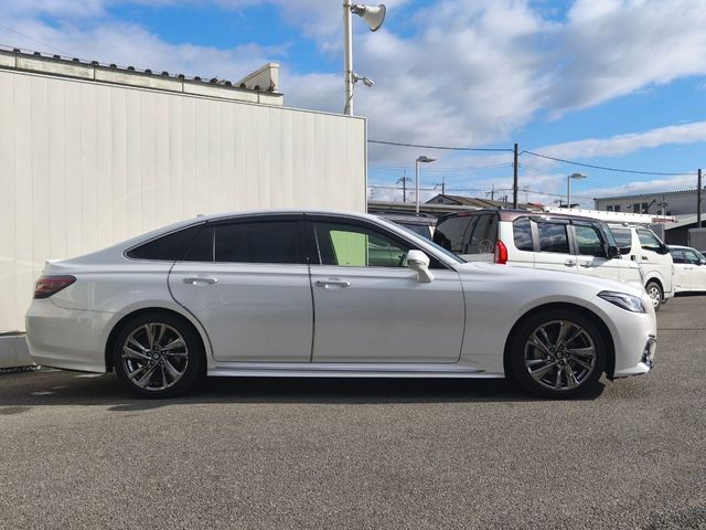 TOYOTA CROWN SEDAN HYBRID 2021 Image 31