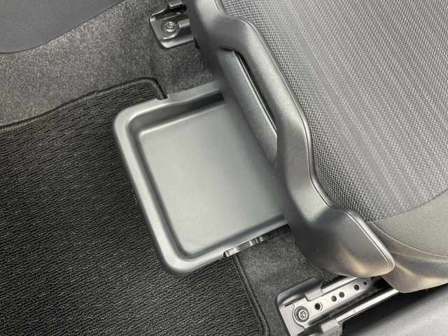 TOYOTA YARIS HYBRID 2020 Image 31