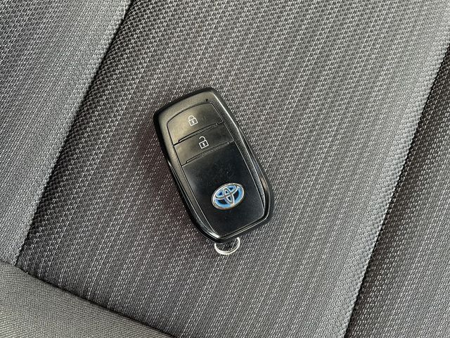 TOYOTA YARIS HYBRID 2020 Image 31