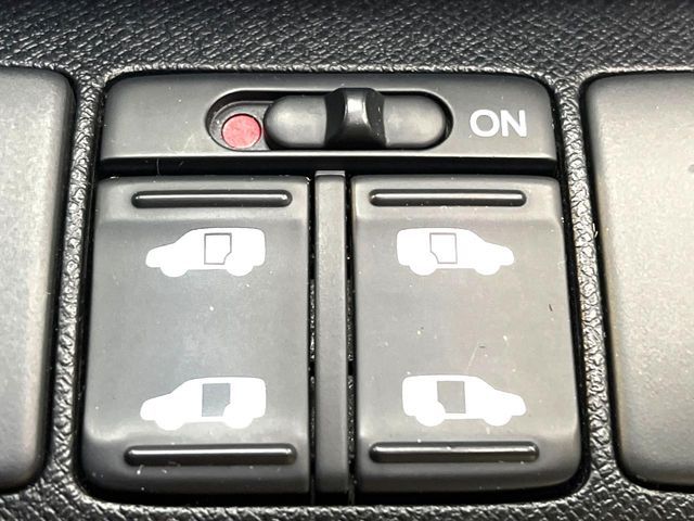 HONDA STEPWAGON SPADA 2013 Image 31