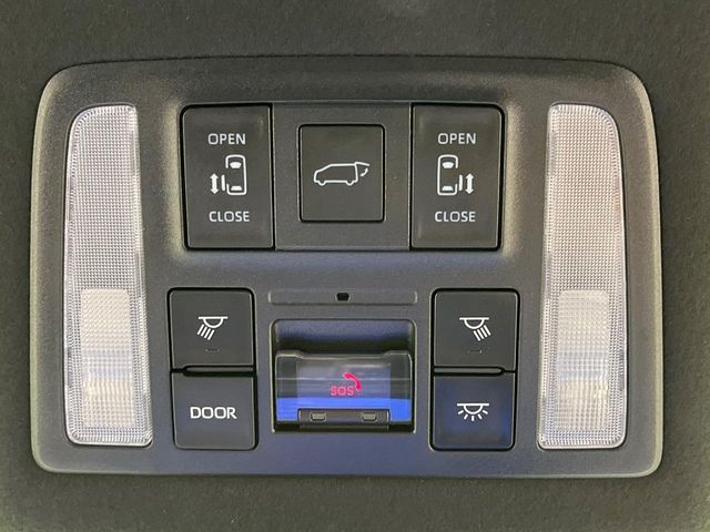 TOYOTA VOXY 2022 Image 31