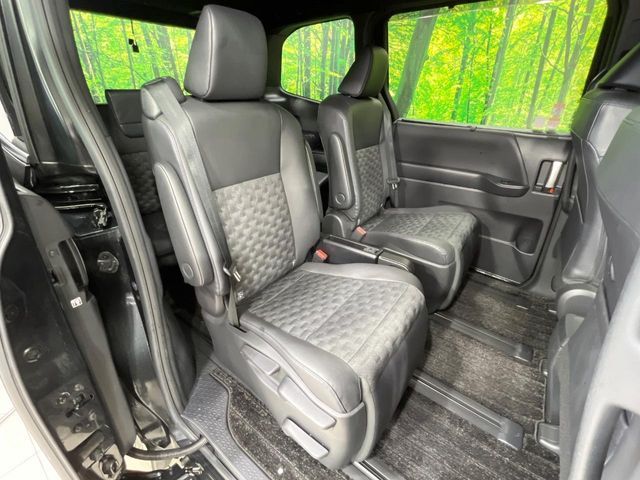 TOYOTA VOXY 2022 Image 31