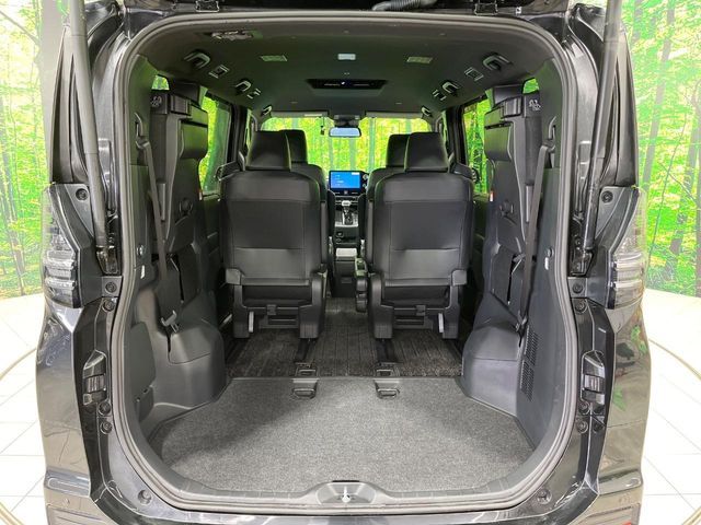 TOYOTA VOXY 2022 Image 31