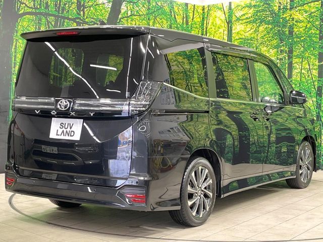 TOYOTA VOXY 2022 Image 31