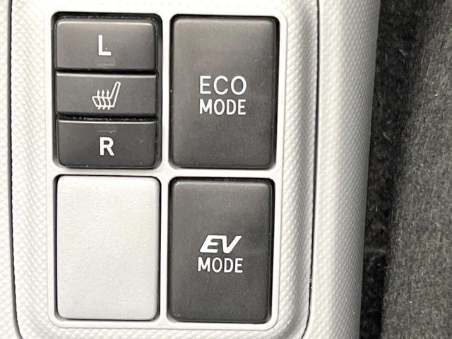 TOYOTA AQUA 2013 Image 31