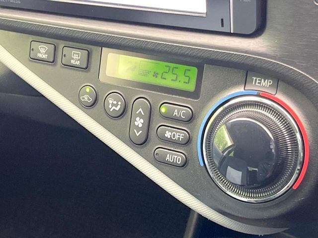 TOYOTA AQUA 2013 Image 31