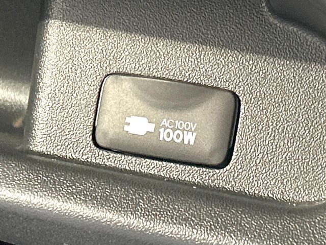 TOYOTA HIACE VAN 4WD 2022 Image 31